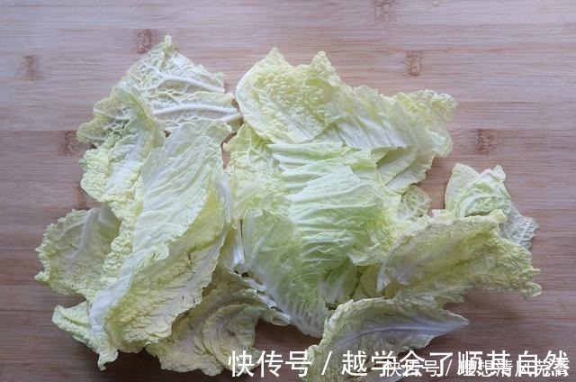 蟹味菇|天冷后，我家就爱吃这菜，热气腾腾端上桌，吃完全身暖和和的