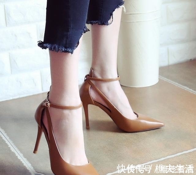 尖头|新买的高跟鞋磨脚?挑选尖头高跟鞋有学问