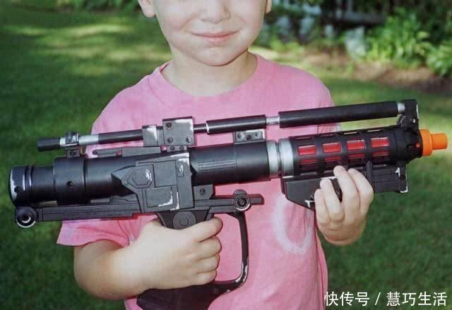 毛绒玩具|这5种危险的玩具，妈妈有多远就扔多远，别等孩子出事了再后悔