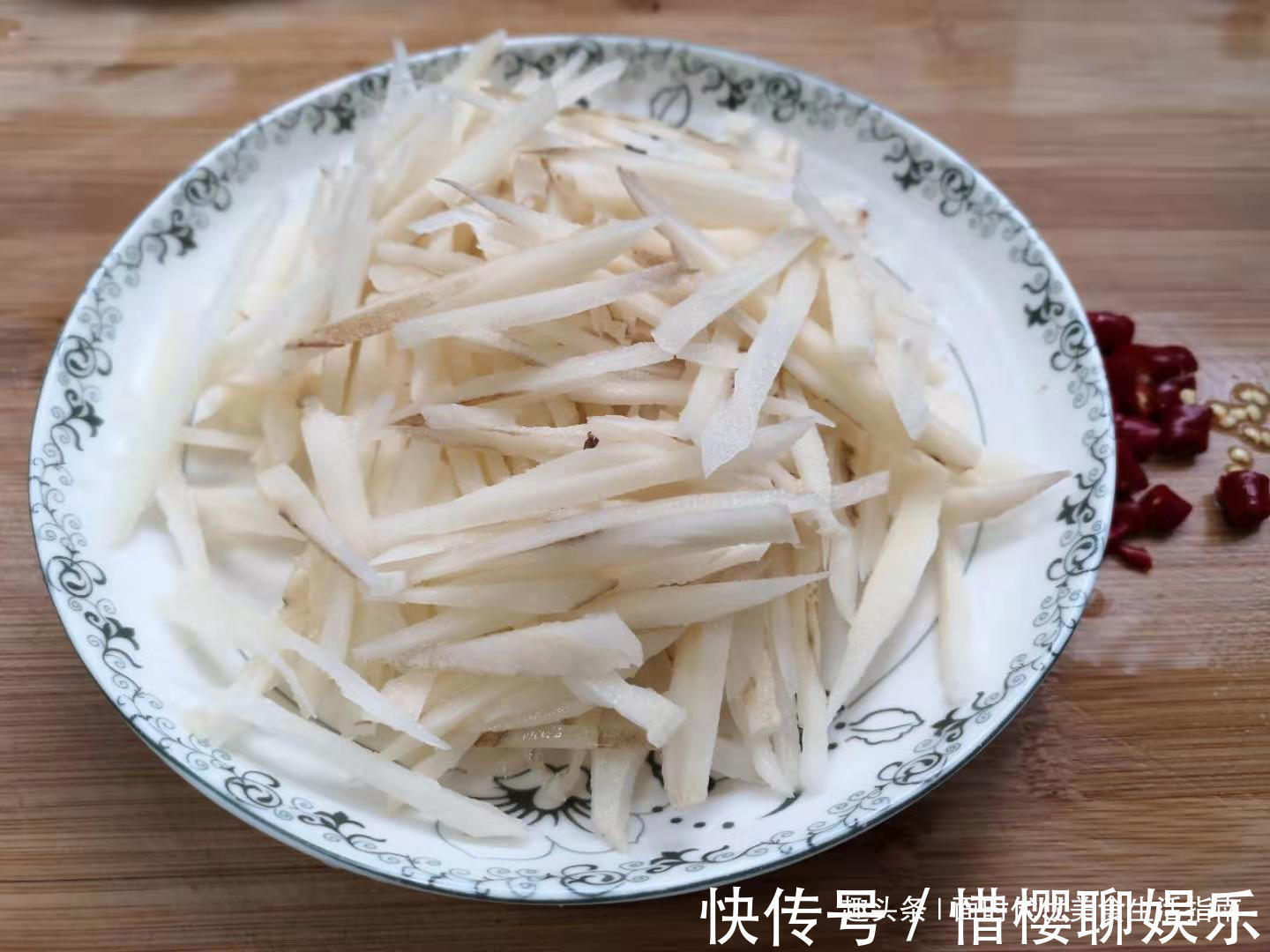 小米椒|秋天最适合女儿吃的菜,隔三差五吃一回,刮油又清肠,体重嗖嗖降