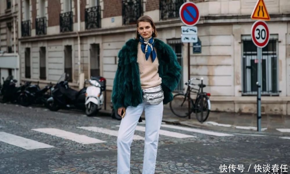 大衣+围巾=冬日最强搭配!温暖时髦、超显脸小,不穿你就真输了