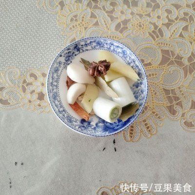 你白萝卜炖牛楠的正宗做法，简单几步，越吃越上瘾