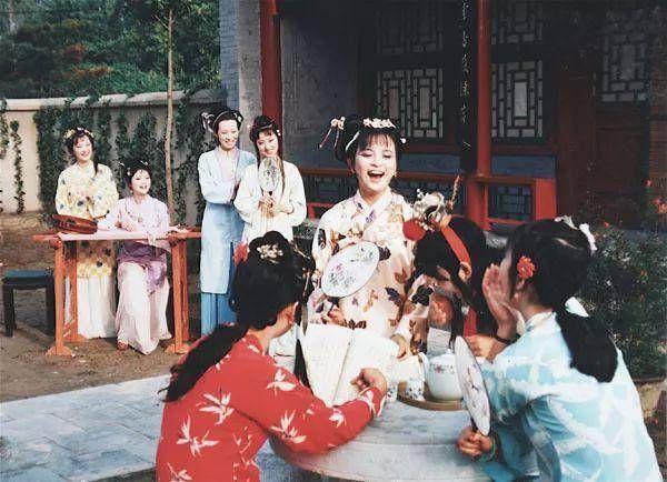 甄英莲|作者给了她最高贵的出身,最好的相貌,她却把自己活成了奴仆