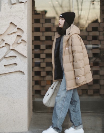 大长腿 女人不管有钱没钱,都要给自己入手“羽绒服”,穿的好看又保暖