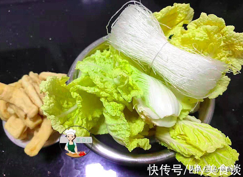 大白菜|这菜冬天离不了，有钱没钱都别忘了吃，营养还便宜，冬天吃特养人