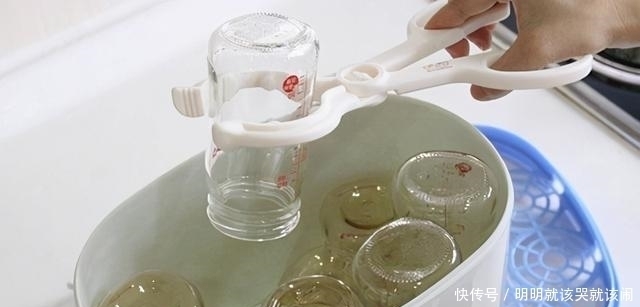 宝宝|有种“敷衍”叫开水烫奶瓶,家长太天真,致细菌超标,宝宝很受伤