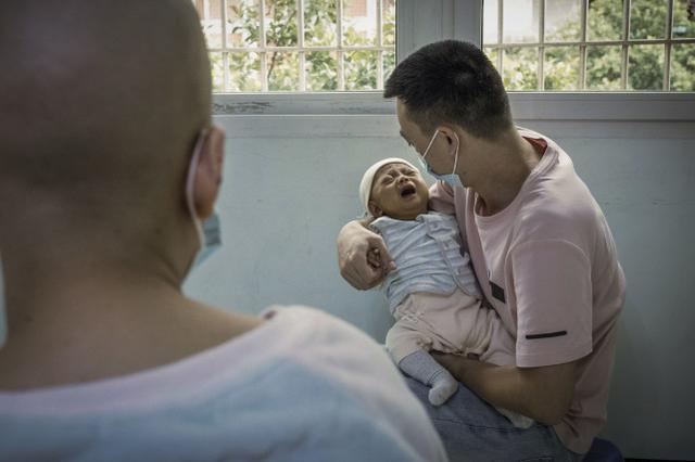 重症|漂亮孕妈得知身患重症仍冒死产子,孩子出生后老公懵了先救谁