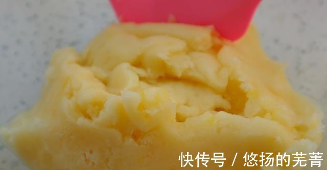 好香|入秋后，吃南瓜不如吃它，不炖不炒，团成球浇上料汁，真的好香呀！