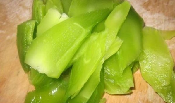 滋润肌肤|40岁女性可以多吃3种食物,营养丰富、滋润肌肤,好处多多!