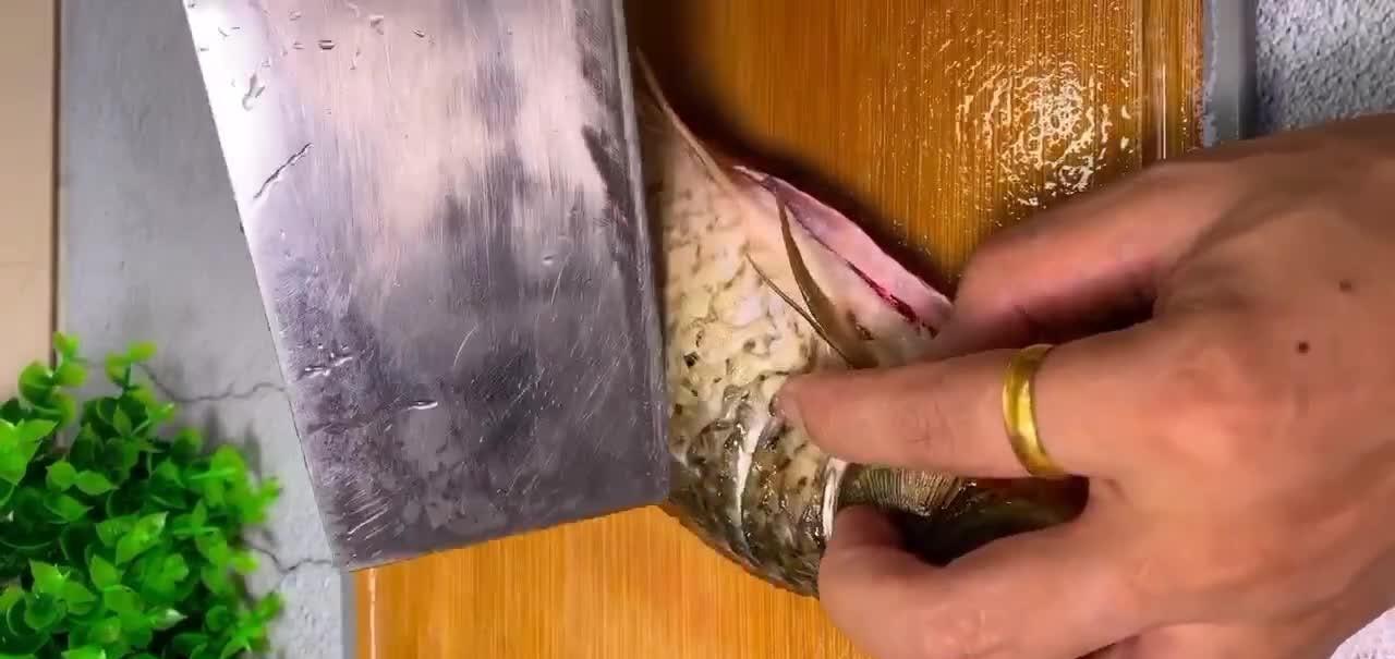 从江西人哪里学来的红烧鲤鱼,味道独特汤汁鲜美,担保1滴都不剩