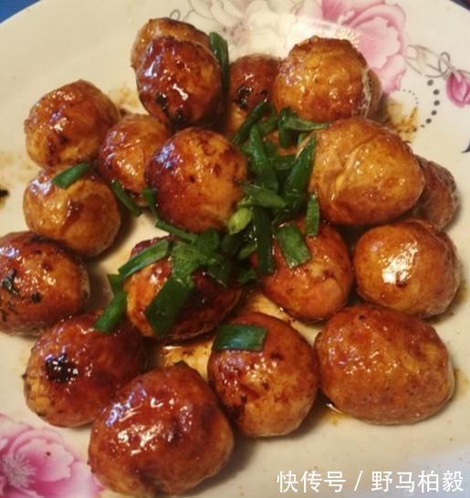 虎皮蛋|鸡蛋别只会水煮多加“1步”,5元1个有人抢着要,真是太香了