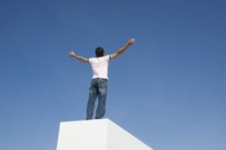 动作|男性过了45岁后,还能完成这3个动作,说明身体素质还不错