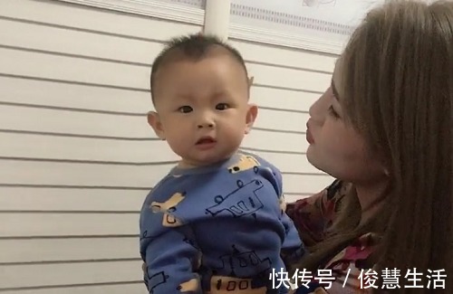 怀疑人生|“不着调小姨”忽悠娃火了,一脸淡定的娃硬是被“哄哭”了