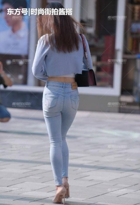 佩服|真佩服这位时尚小姐姐,鞋跟像“针”一样细,穿着也不怕折断