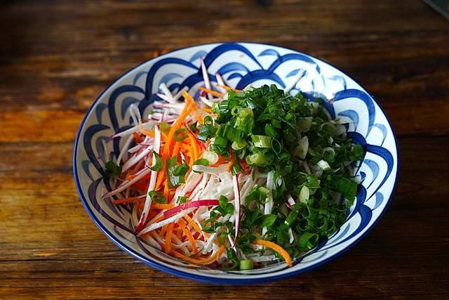 天冷了,盒子包这馅比韭菜盒子还要好吃,学会了自己在家就能做