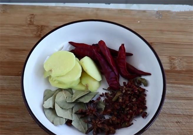 这才是花生最好吃的做法,味道鲜美,一次做5斤不够吃,太香了