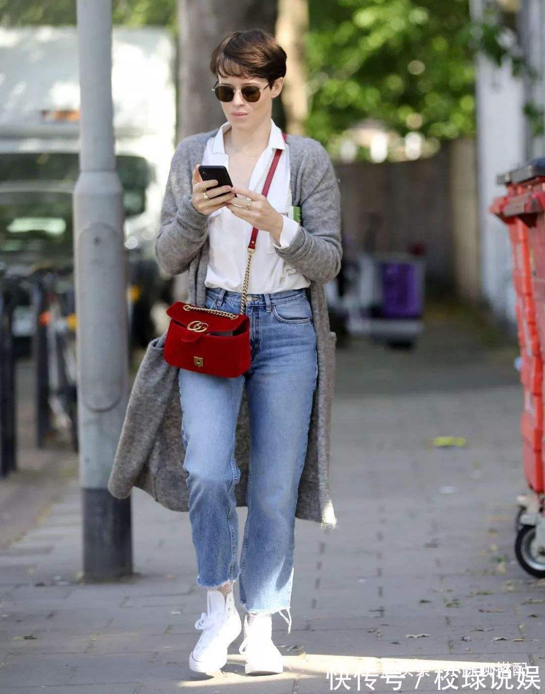 紧身裤 阔腿裤早过时了,今年流行“吃肉裤”,不仅时髦还显腿长,太美了