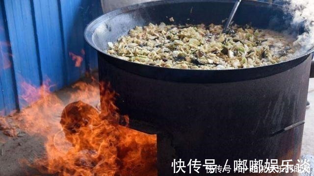 北方农村的“大锅菜”，小时候不想吃，长大吃不够，就是香