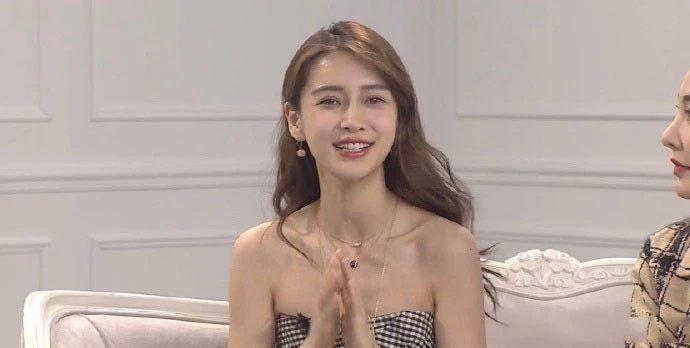 抹胸裙|时尚穿搭, 穿着一袭黑白的细格纹抹胸裙时髦优雅, 性感妩媚