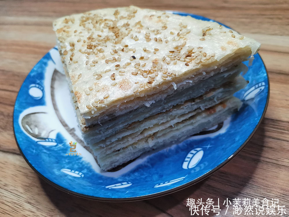千层饼|烙饼时,有人烫面有人抹油,面点师教你4个技巧,暄软好吃层次多