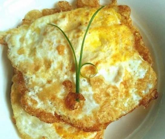 炒蛋|煎荷包蛋时,别直接下锅煎,多加一步,鸡蛋完整又好吃