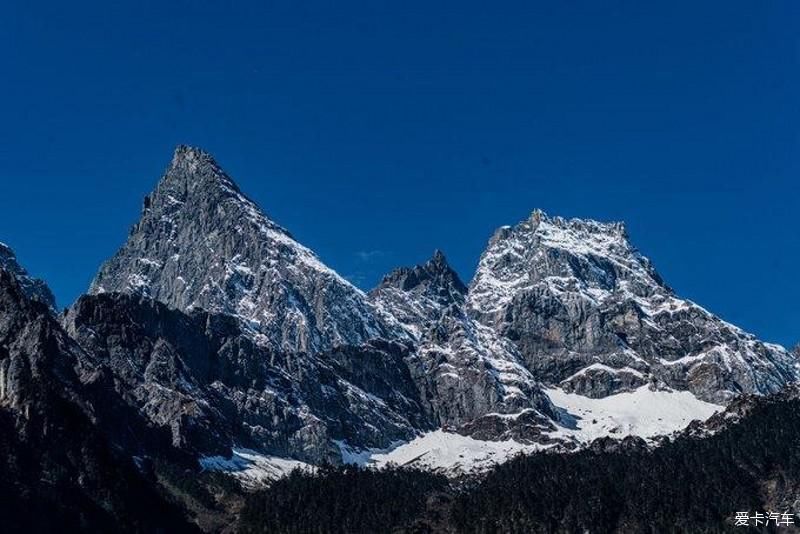 跨越雪山，寻找消失地平线上的巴拉格宗