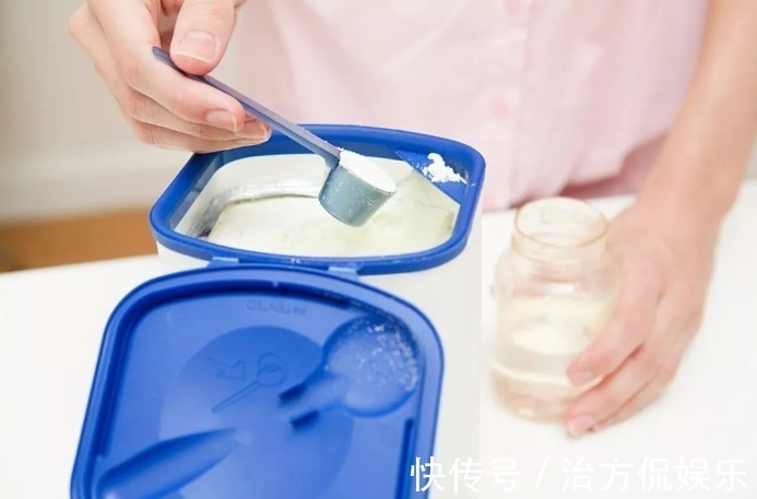 开水|给孩子冲奶粉时，家长尽量别用这种“水”，可能容易造成孩子贫血