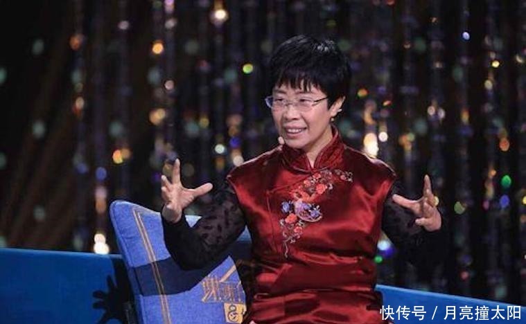 央视|龙洋接替董卿主持《诗词大会》,主持春晚有口误,仍为央视添彩