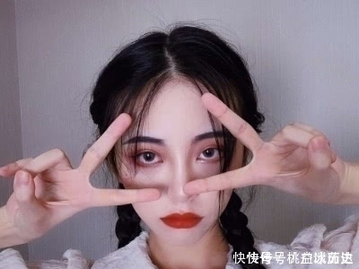 素颜|天生“带妆脸”的女生,脸上基本会有这“3特征”,素颜也能惹人爱