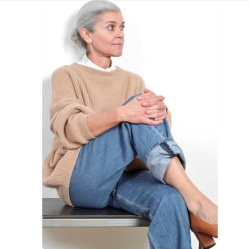 冬天就要认真穿毛衣，这些舒适又好看的款式，让心情柔软起来