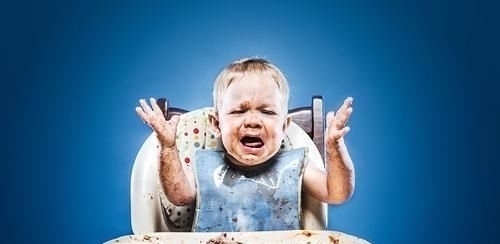 情绪|宝宝被妈妈骂哭,为何还要妈妈抱?背后原因,很暖心