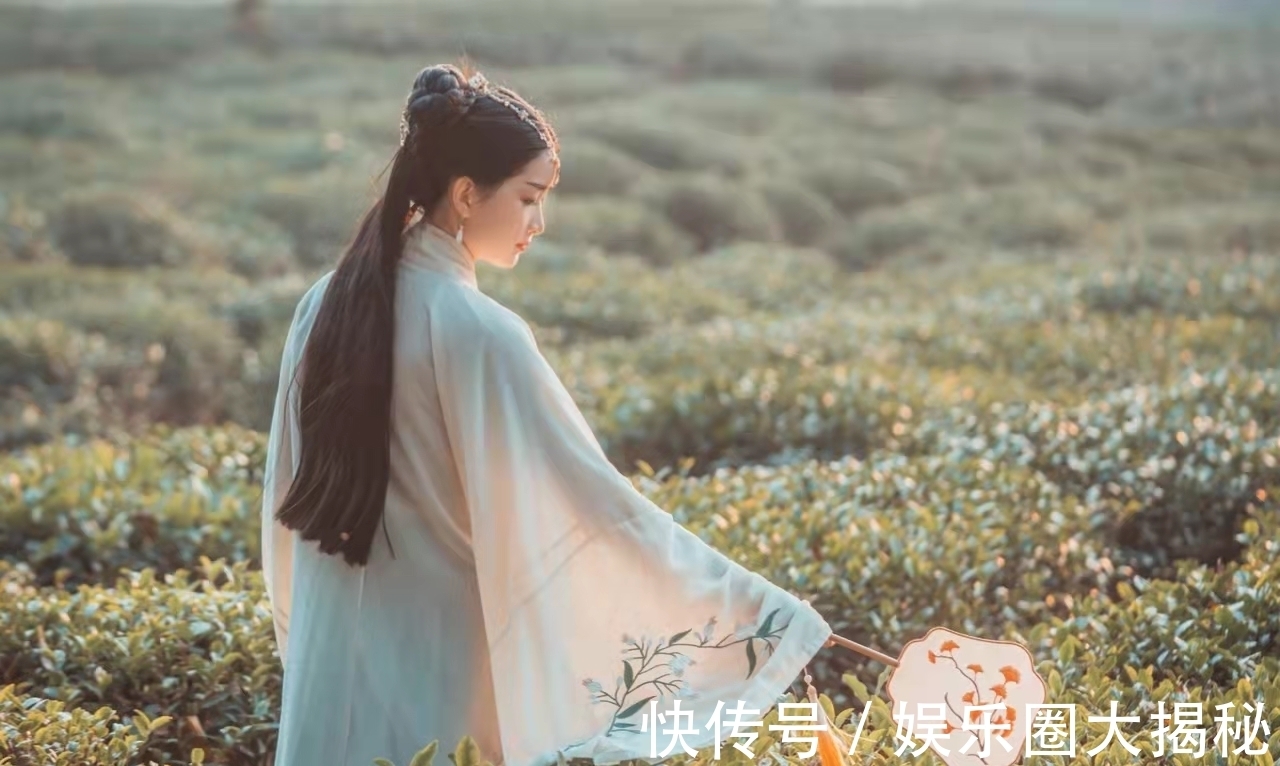 两地人@七言绝句:冬来昼短辞长夜,却见金梅竞艳开