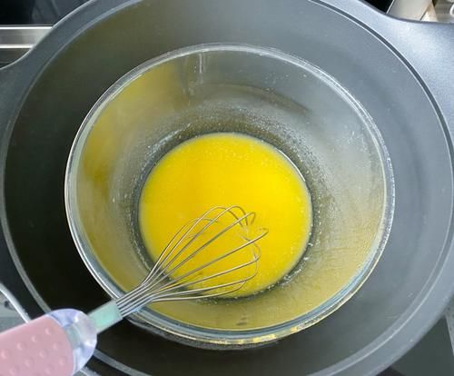 美味|10分钟搞定,爆浆蓝莓麦芬蛋糕,外酥里软又美味,秒杀蛋糕店