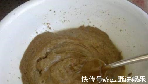稀释芝麻酱，只加水就错了！火锅店都加“它”，芝麻酱丝滑细腻
