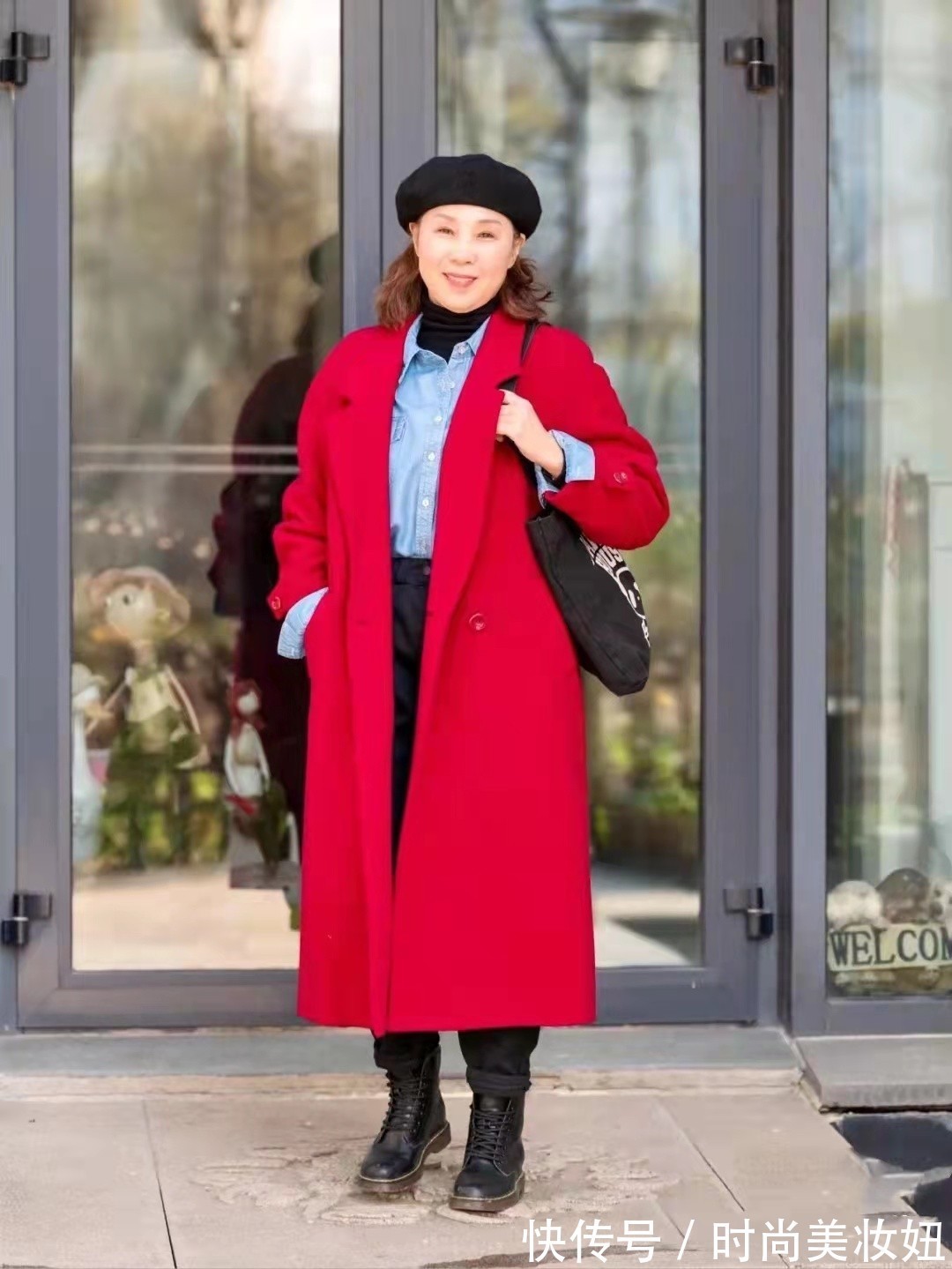 新年 50岁女人“新年”就该这样穿,喜庆洋气又显气质,照穿美成焦点