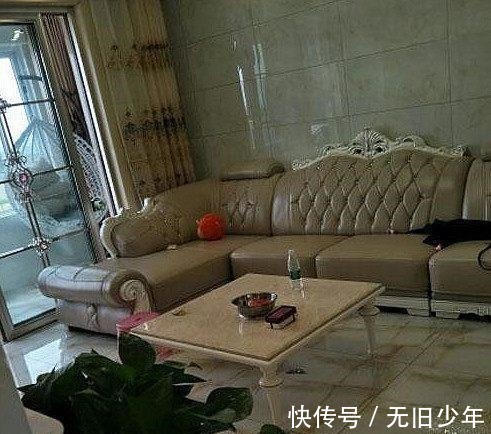 发霉|朋友家的38万全屋瓷砖装修,地面“发霉”瓷砖没法看,审美太另类!