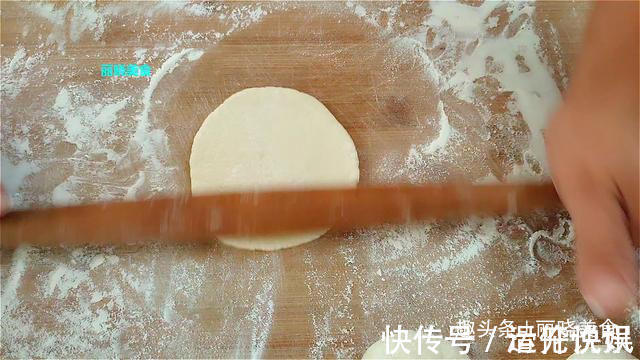 蒸包子别直接上锅蒸，教你传统老方法，简单好吃，吃一次念念不忘