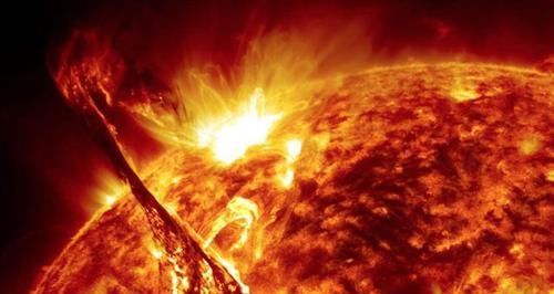 地球正一步步远离太阳，最终会脱离太阳系，成为流浪行星吗？