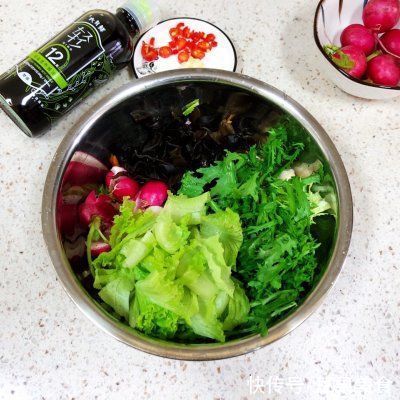 罗马生菜|#夏日开胃餐#虾仁拌食蔬一口下肚，唇齿留香