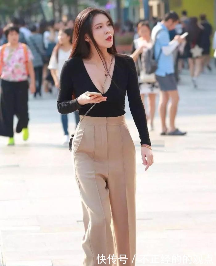 优雅 贵妇出门裤子选的太宽松,却依旧遮不住其优雅迷人的魅力气质!