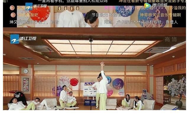 奔跑吧|蔡徐坤录节目玩手机被指不敬业？不忍baby被淘汰暖心提醒还帮忙
