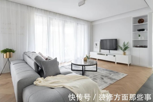 私密性|110平现代风三居室,全屋以白色为基调阳光透进来,非常惬意