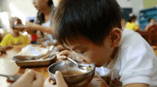 个子|孩子总是比别的孩子矮半截, 原来都是因为妈妈的错, 好妈妈赶紧改正