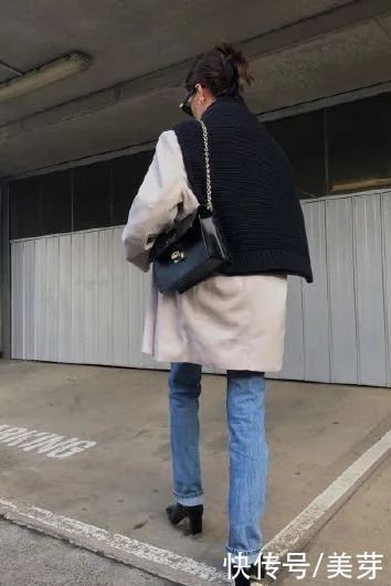 大衣里面穿什么？这4款绝美内搭，让你时髦一整个冬天