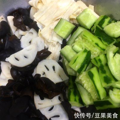 木耳|告诉你3个诀窍，在家也能做出轻盐腐竹木耳拌黄瓜