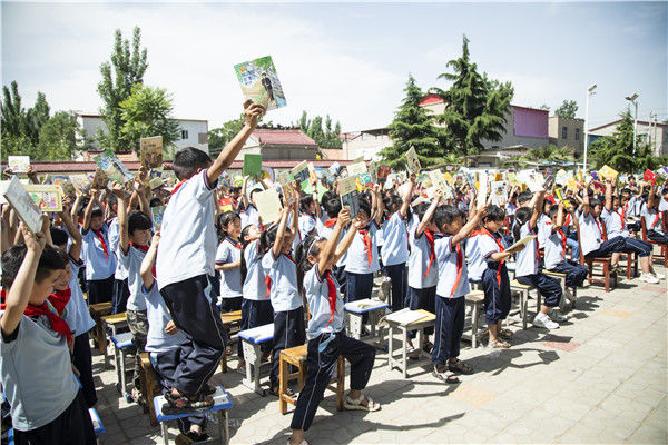 爱心|为乡村孩子打造100间爱心图书室，上海本土品牌文化助力精准扶贫