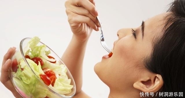 “降低”高血压只是少吃盐?或许少吃3类食物,血管才更健康