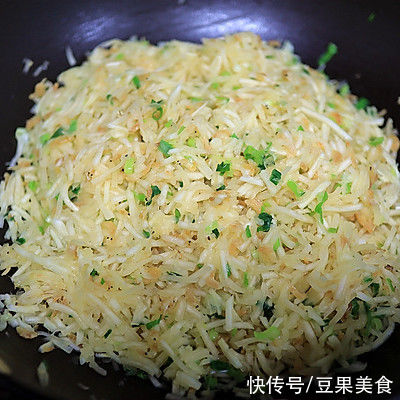 学会在家做南瓜虾皮包子两吃，再也不用出门买了