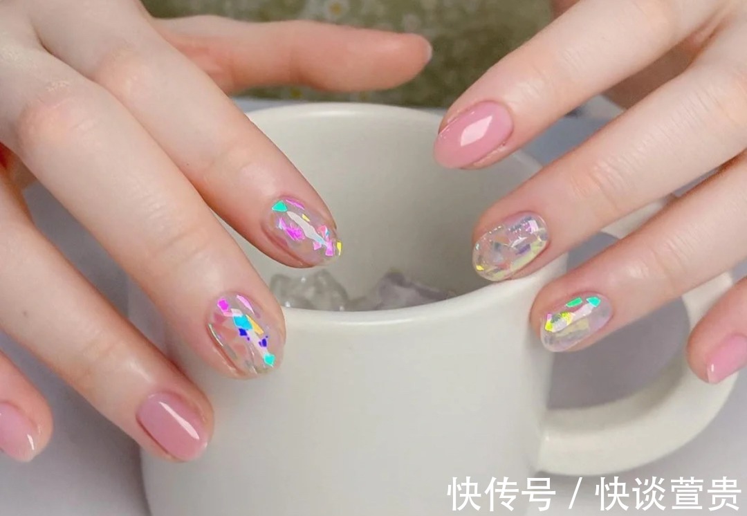 马卡龙|简约高级的冰透美甲,温柔水灵灵,日常百搭又知性