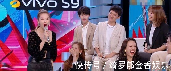 何炅|《快本》迎来聒噪的主持人嗓门大、爱抢话,何炅都有点接不住了!